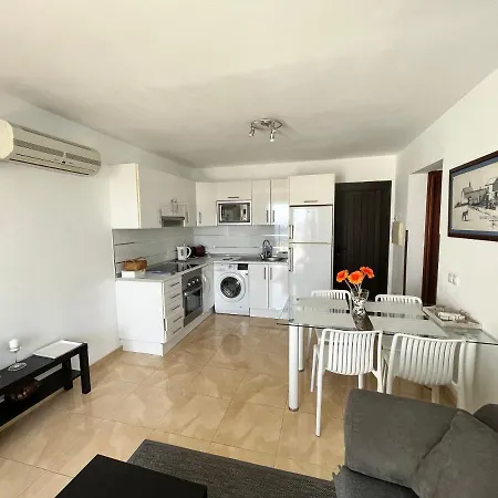 Arcos B2 - 2 Beds - 1 Bath - Views Apartament Puerto del Carmen (Lanzarote)